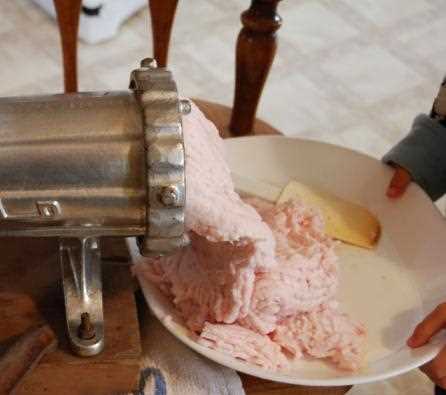 Сало прокрутить с чесноком через мясорубку рецепт