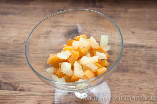 Смузи с консервированными ананасами и абрикосами